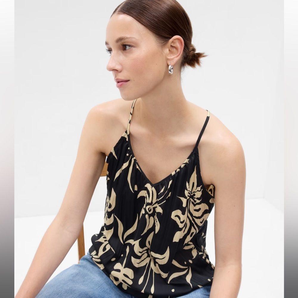 NWT Gap V-Neck Tank Top Black Print Size M